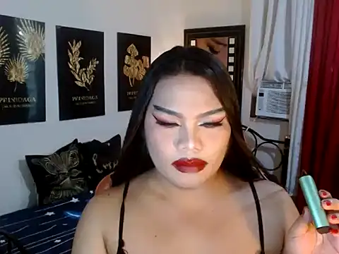 TSbrianaHugeCock live sex cam
