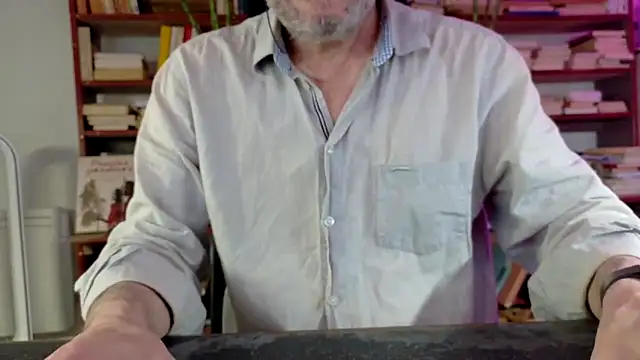 yvanbonar's cam snapshot