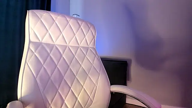 akura011 live sex cam