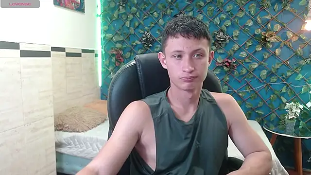 Garuo_18 live sex cam