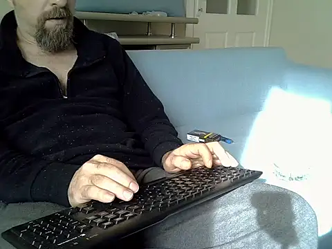 blue-red's cam snapshot