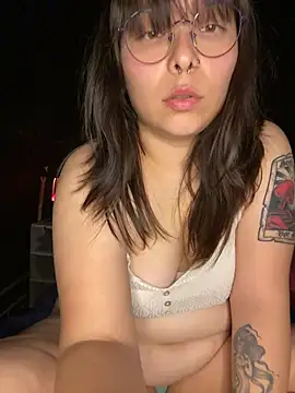 Solo_yoss live sex cam