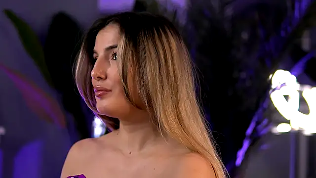 KellyMathews live sex cam