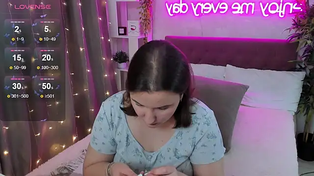 FeralPeach's Stripchat show and profile