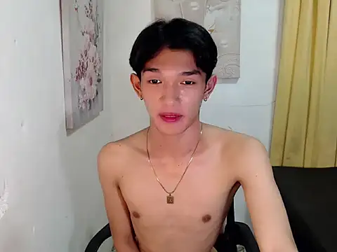 urasian_john18 live sex cam