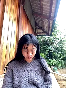 LylyOx9 live sex cam