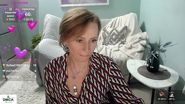 HornyMilf_777 live sex cam