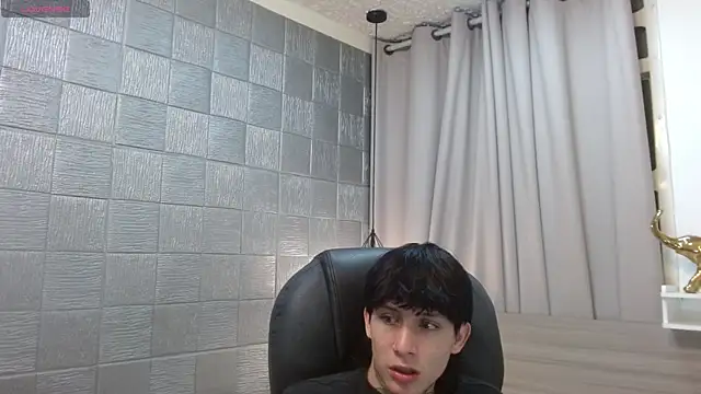 Iantwink18 live sex cam