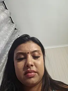 Indian_GlowingMiax live sex cam