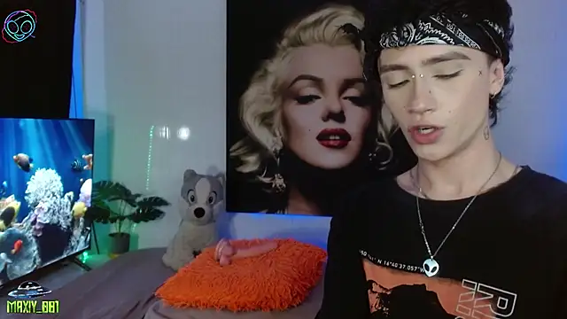maxiy_001 live sex cam