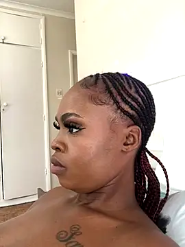 LuciousLips96 live sex cam