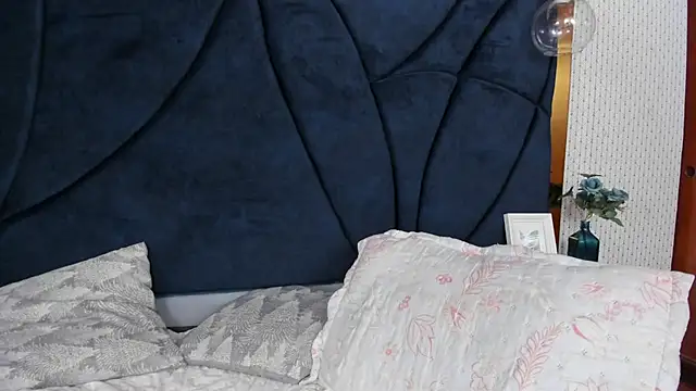 LARISSAEVANS live sex cam