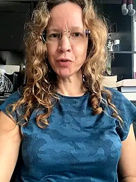 AnnikaRose live sex cam