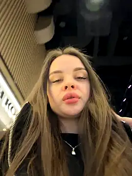 KristiRich live sex cam