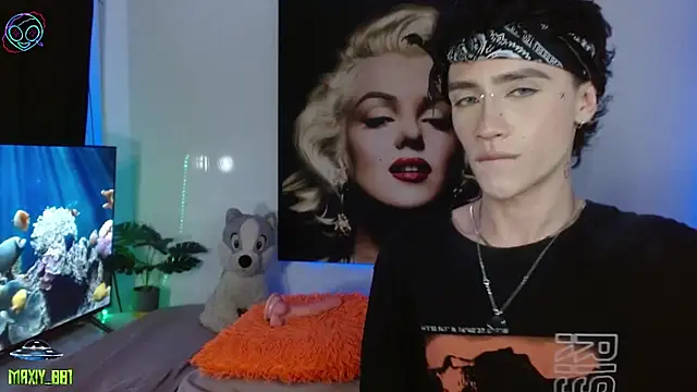 maxiy_001 live sex cam