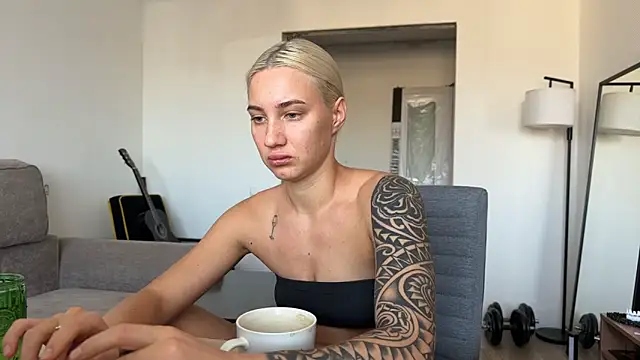 AnneBall live sex cam