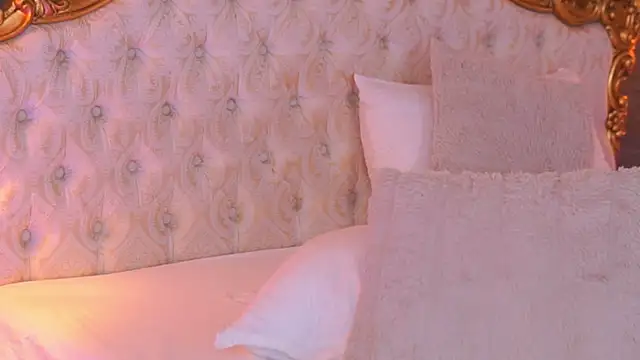 EllieRedd live sex cam