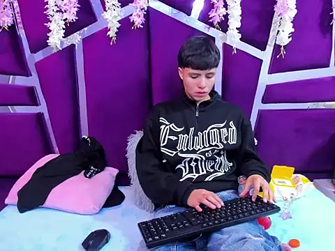 Bruno_Cruzz live sex cam