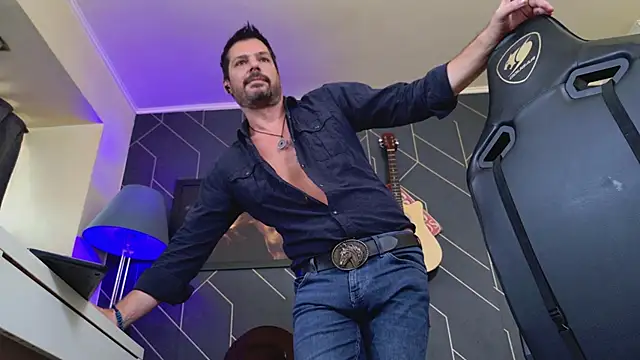 ChrisKox live sex cam