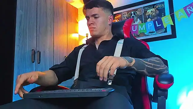 ALPHA_DOMINUS_'s cam snapshot