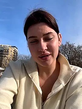 KikiWatson live sex cam