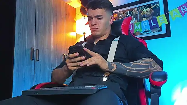 ALPHA_DOMINUS_'s cam snapshot