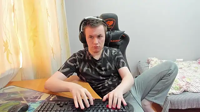 iliaskrislove live sex cam