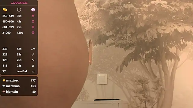 Hiaru_Cutie live sex cam