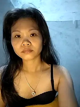 LinhNa999 live sex cam