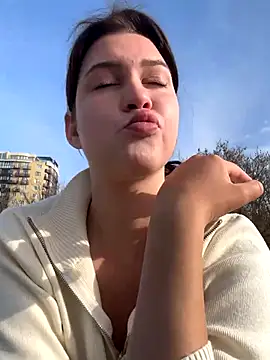 KikiWatson live sex cam