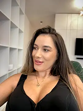 HotXMom live sex cam