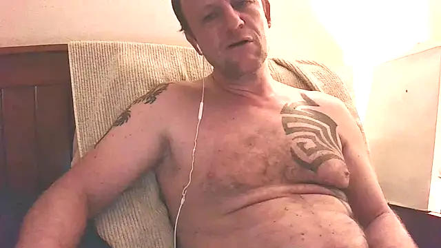 Yournaughty's cam snapshot