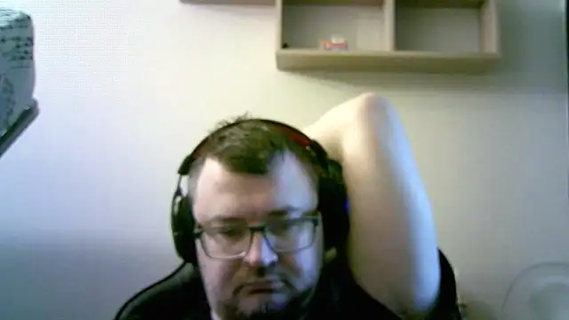 SirAbuser's cam snapshot