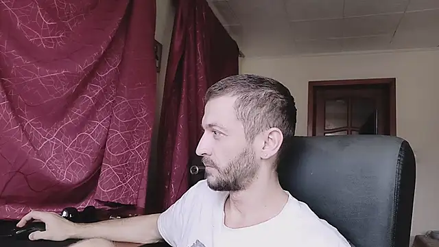 333Alone_in_theDark777's cam snapshot