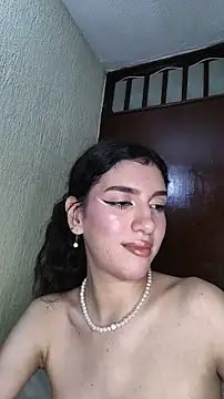 Emily-hottson live sex cam