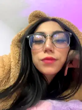 sophie_cute66's Stripchat show and profile