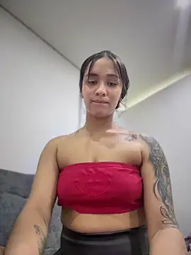 Isabella-Teen live sex cam