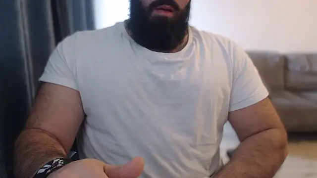 hugemachohandsome's cam snapshot