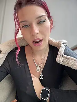 RiriRoseey live sex cam