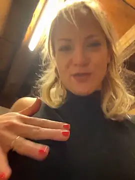 missdaisydiamond777 live sex cam