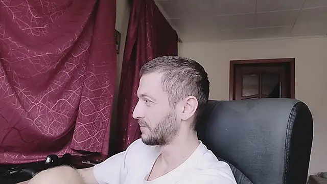 333Alone_in_theDark777's cam snapshot