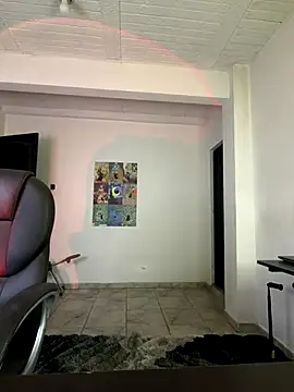 aly_golden_ live sex cam