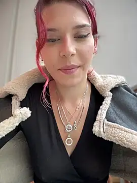 RiriRoseey live sex cam