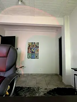 aly_golden_ live sex cam