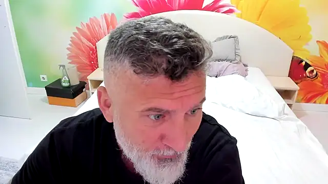 BlowMyXXL live sex cam