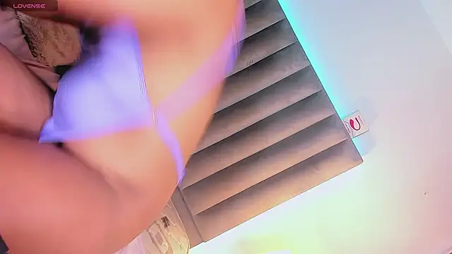 CamiiGarcia live sex cam