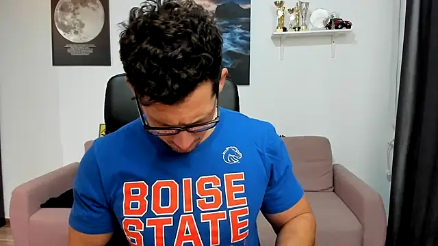 BrutusK08 live sex cam