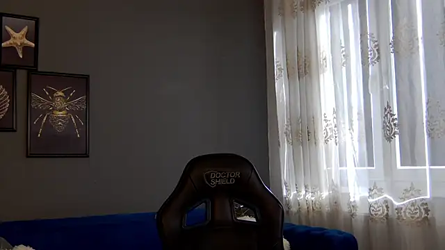 AnneHove live sex cam