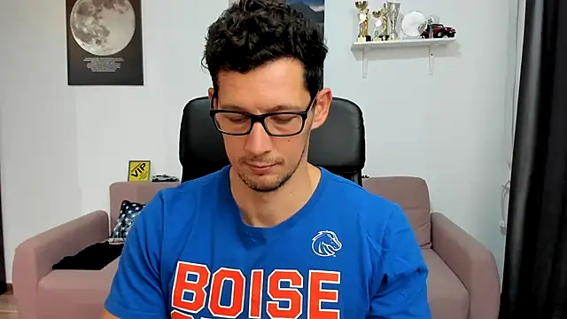 BrutusK08 live sex cam