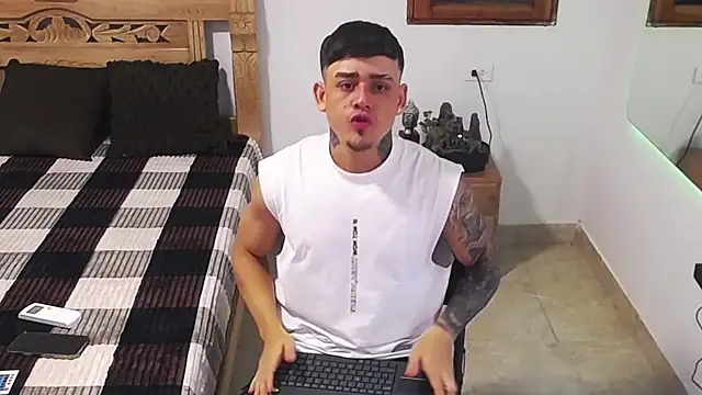 nino_rousse live sex cam